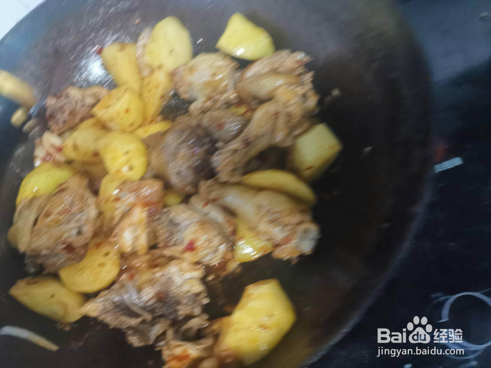 辣酱炖鸡肉土豆块