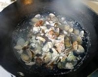 姜葱炒花甲怎么炒