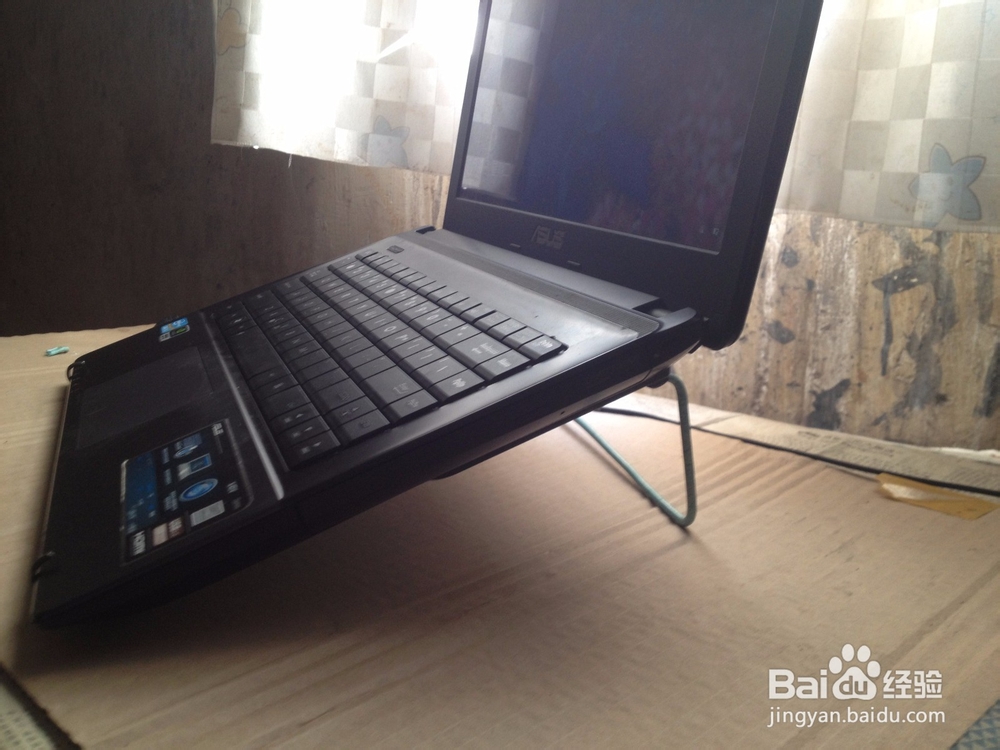 简单的笔记本电脑支架