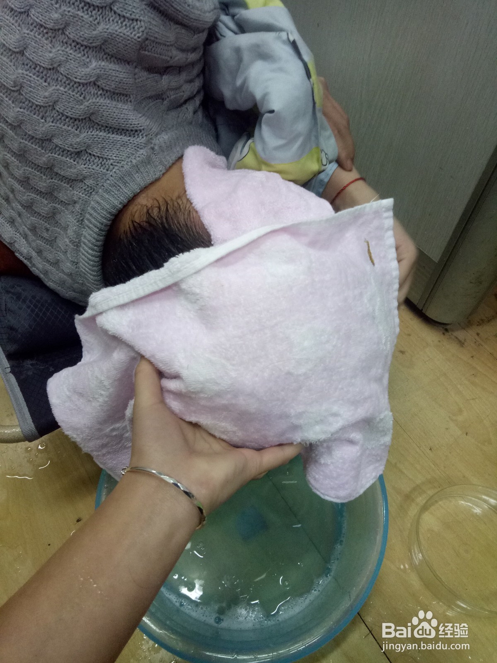 中耳炎患者手术后如何洗头发