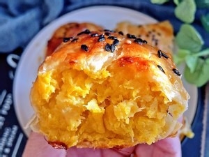 手抓红薯酥饼