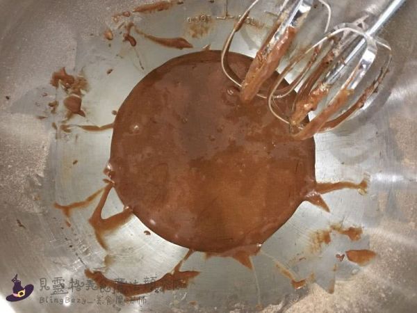 玫瑰花束奶冻裱花马芬杯子蛋糕