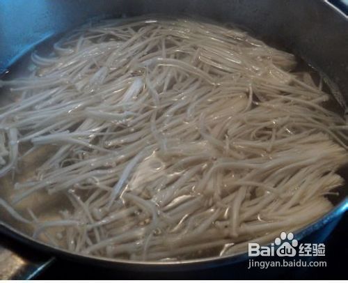 辣蟹酱炒芦笋肉丝