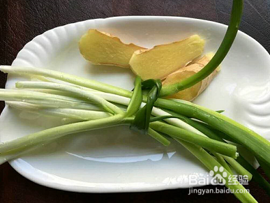 一看就流口水的香菇竹荪老鸡汤