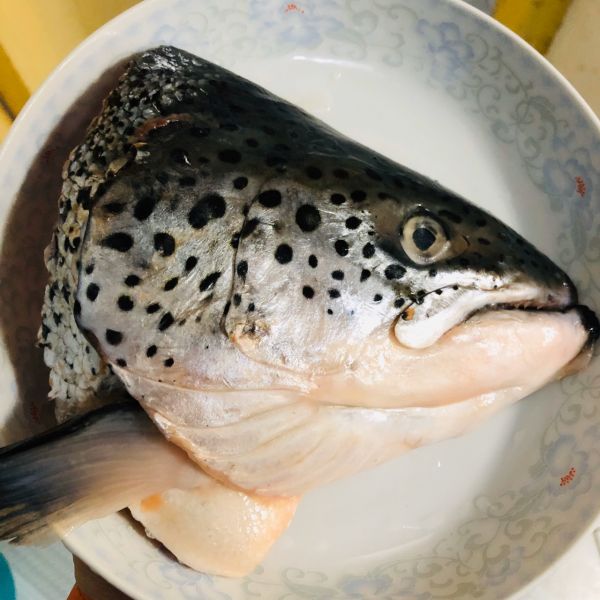 三文鱼头鱼排汤