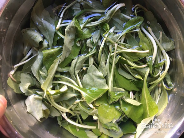 鸡毛菜煮南瓜汤圆的做法