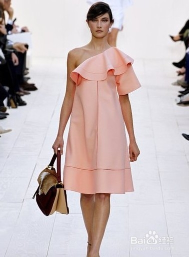 百变小礼服 让你成为Party Queen