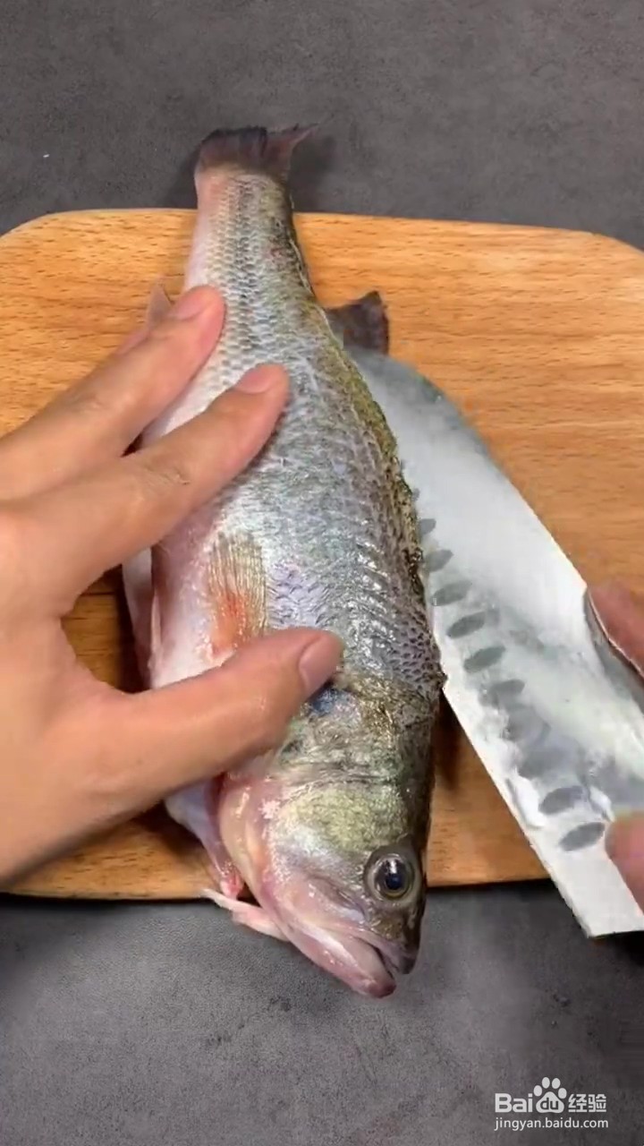 如何制作清蒸鲈鱼
