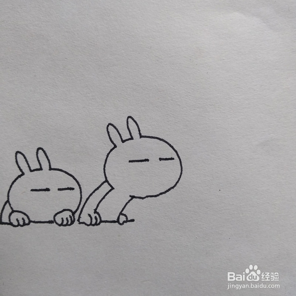 怎么画很火的表情包兔斯基合影卡通简笔画？