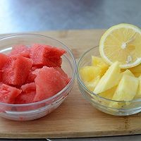 分享鲜果冰皇鲜榨菠萝西瓜汁做法