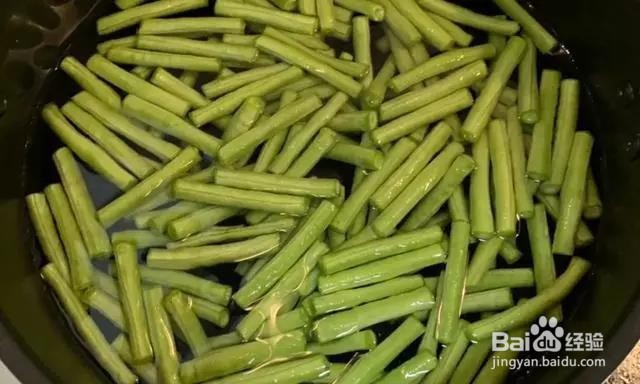 豆角焖面这样做才好吃,出锅之前加了它更香!