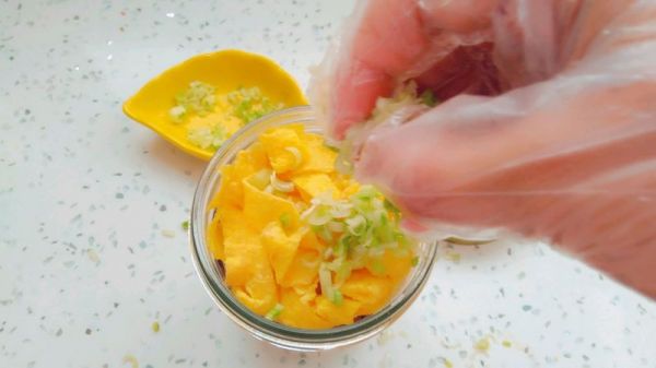 鸡肉浇汤便当罐