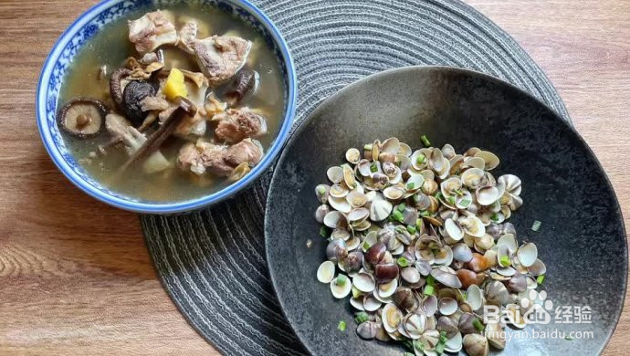 青娥香菇炖猪骨汤的做法
