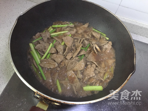 蒜苗猪肝的做法