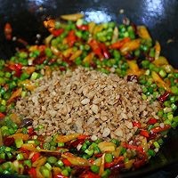 怎么做蒜薹炒鸡胗-----下饭到不行