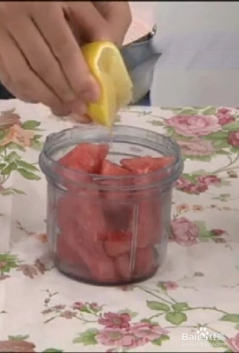 制作鲜榨西瓜汁