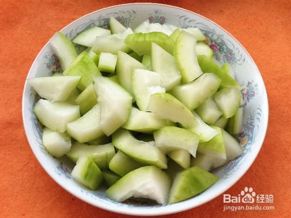 棒骨菌菇冬瓜煲的做法