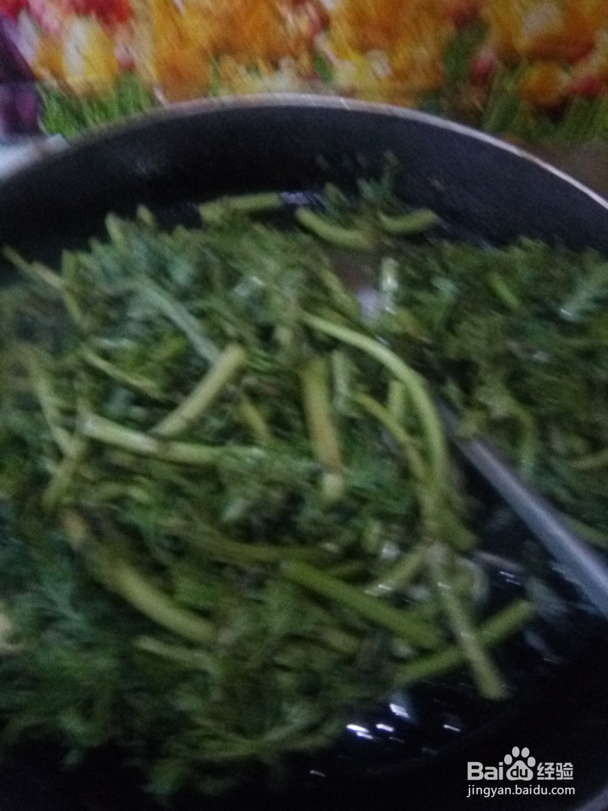 家常菜茼蒿炒鸡蛋