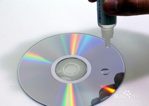 DVD光驱一打开,电脑就很大声音,怎么回事