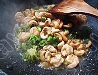 西兰花腰果炒虾仁