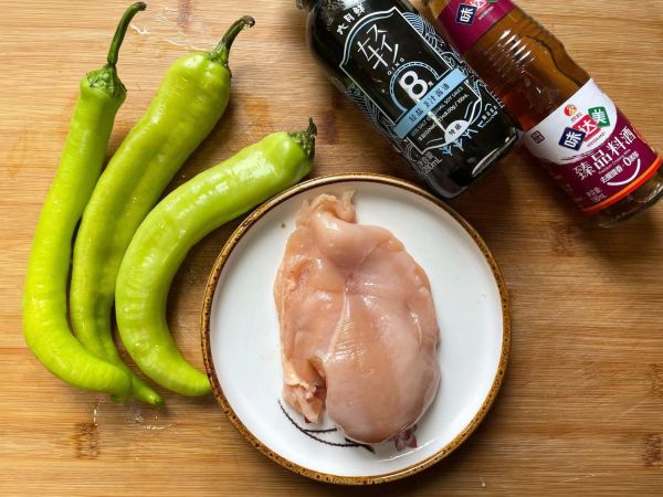 低脂鸡胸肉炒青椒