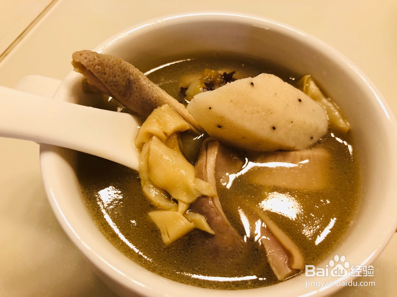 花胶肚骨汤的做法