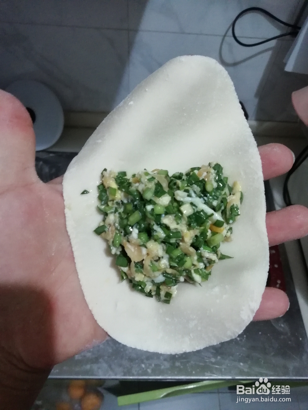 自己做韭菜鸡蛋虾皮合饼海鲜美食
