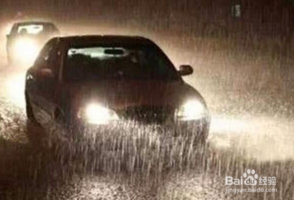 暴雨天气汽车驾驶需要注意什么?