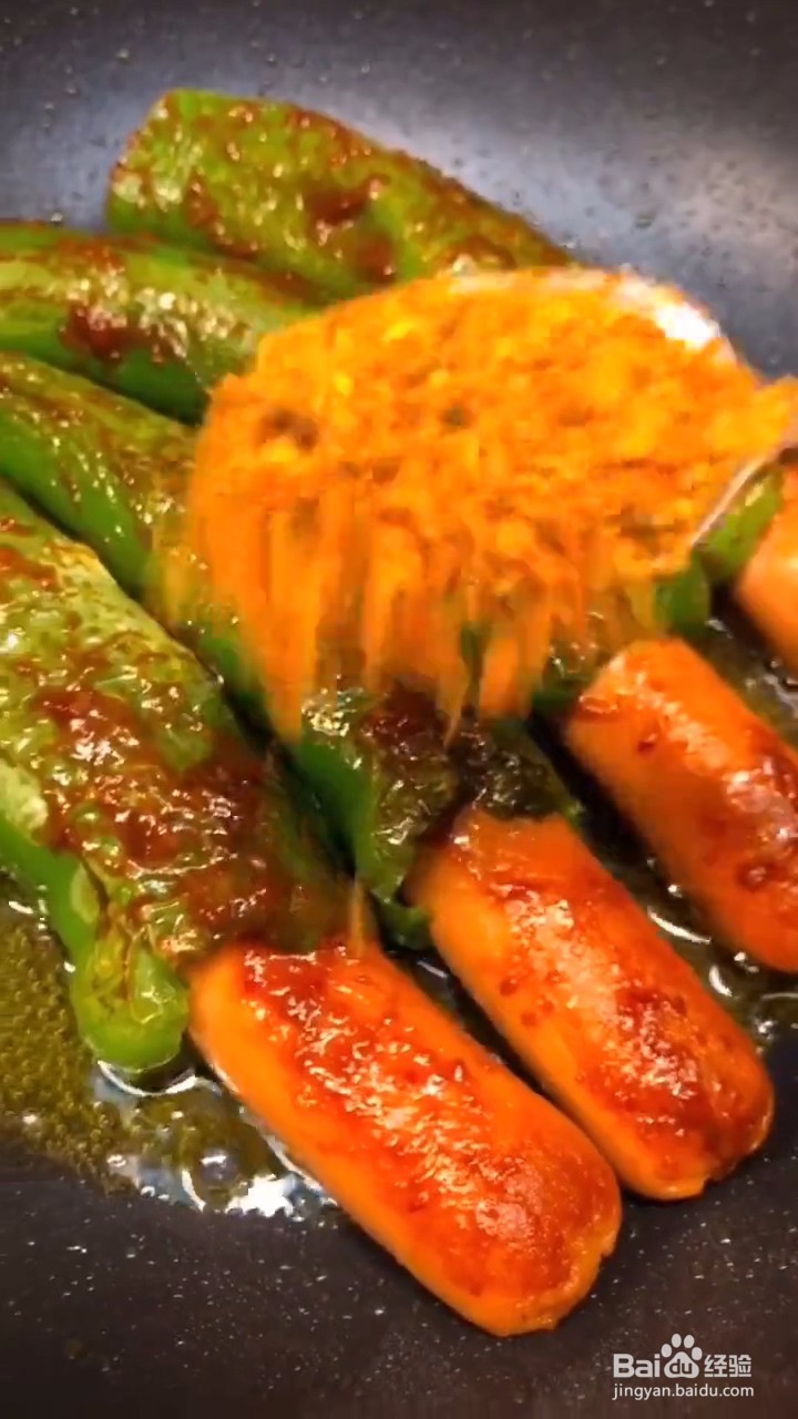 如何制作美食烧烤青椒火腿?