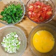 制作番茄疙瘩汤