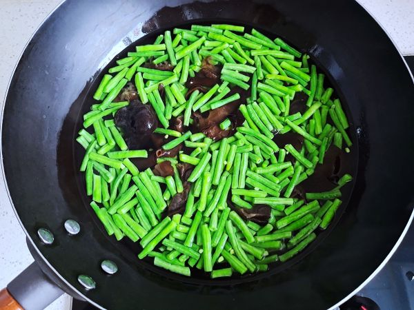 蒜泥豆角拌木耳
