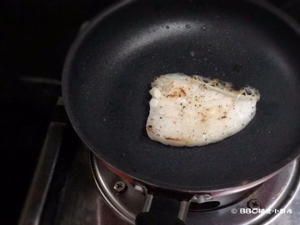 香煎银鳕鱼烩番茄豆泥