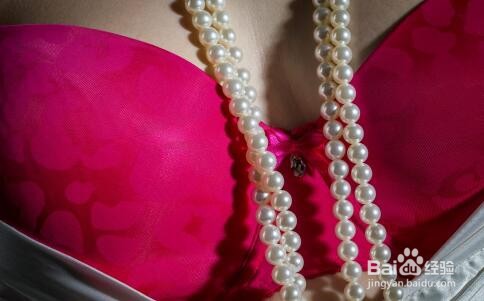 哪些事会伤害女性乳房健康