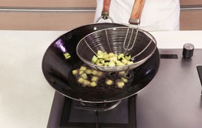 美味的彩椒炒茄子