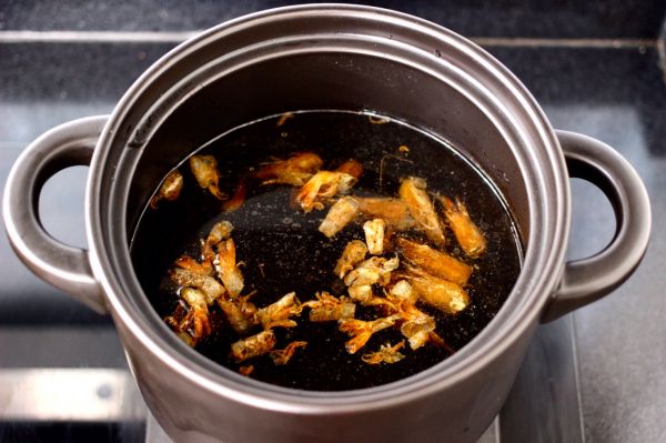 海虾海参砂锅粥