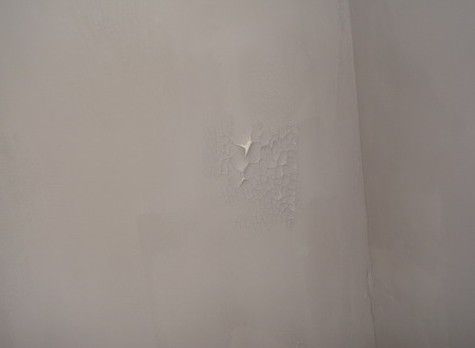 怎样处理装修不久后出现的墙面裂缝?