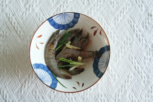 蒜蓉粉丝蛤蜊烤虾