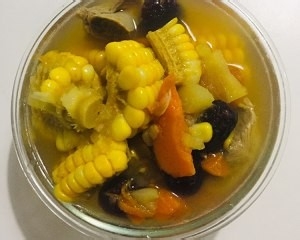 食补养生电饭煲玉米排骨汤的做法