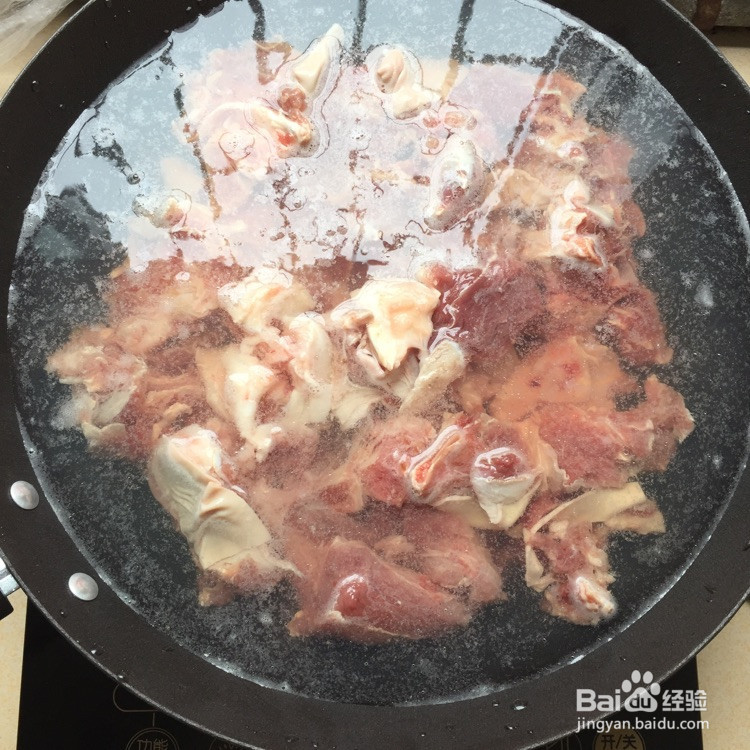 羊蝎子炖萝卜的做法