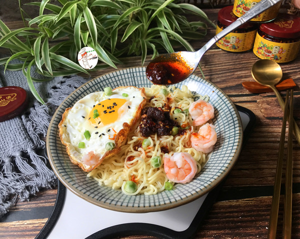 香辣牛肉酱拌面