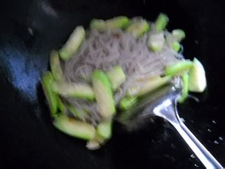 香肚丝瓜炒薯粉