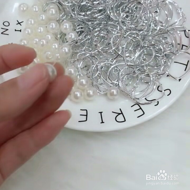 制作爱心的耳环的教程
