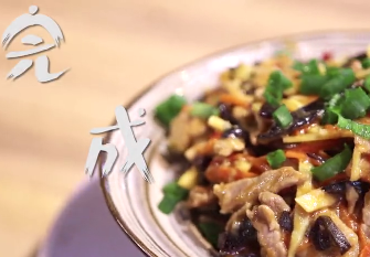 家常美食鱼香肉丝做法