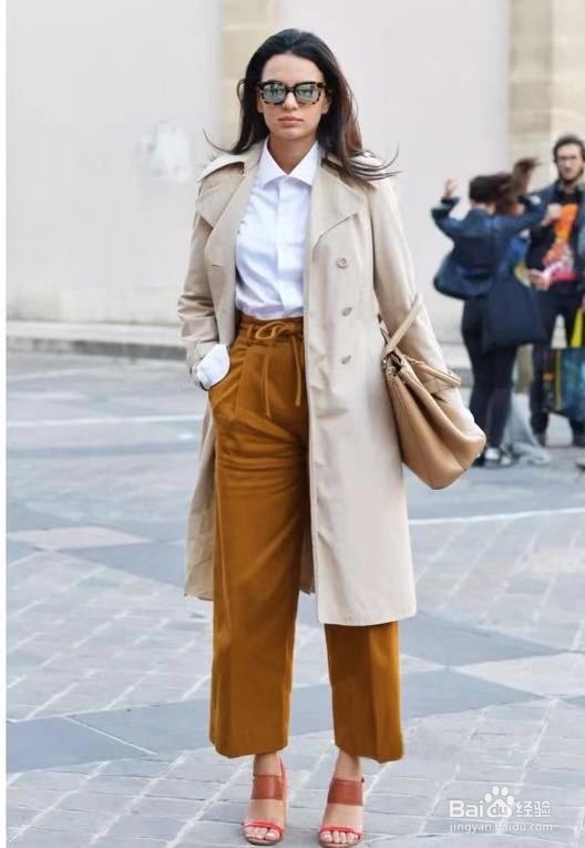 风衣如何搭阔裤?身高不同选择不同。