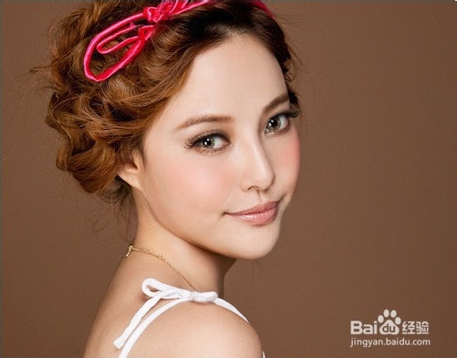 揪出长痘4大诱因 扫清痘痘需抓本源