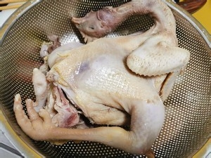 教你怎么做松茸鸡汤