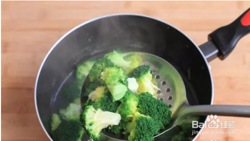 鲍汁西兰花海参的做法