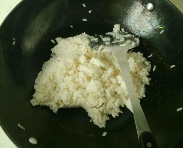 椰香菠萝蛋炒饭