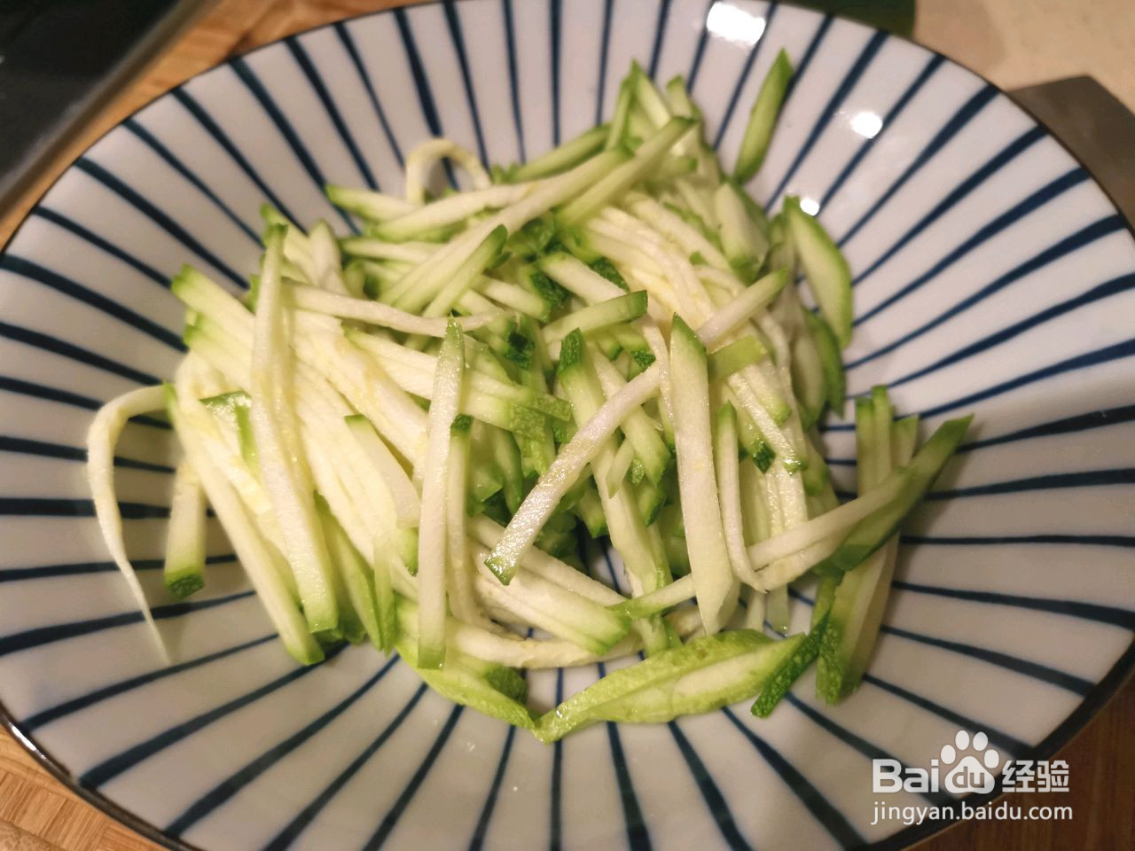 贻贝海鲜蔬菜面皮汤的做法