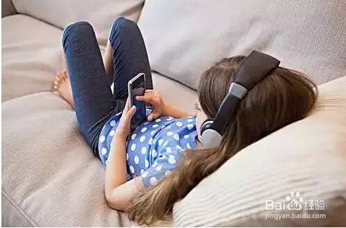 到底该不该给孩子玩手机？